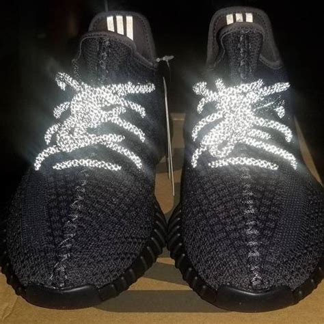 yeezy  static black reflective laces