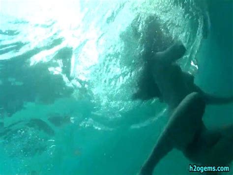 watch underwater girl hot underwater babe porn spankbang