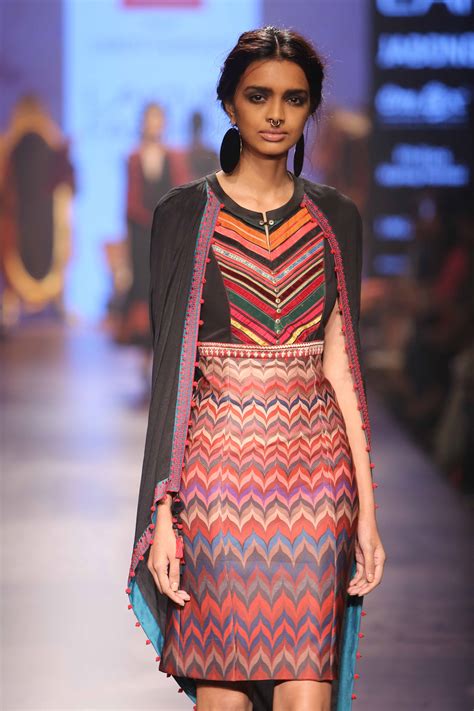 review reliance trends tarun tahiliani collection at lfw