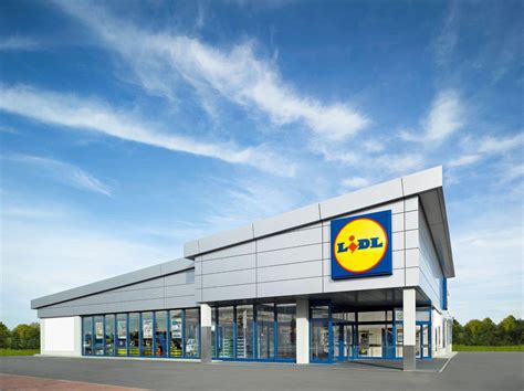 lidl  open   store  iasi business review