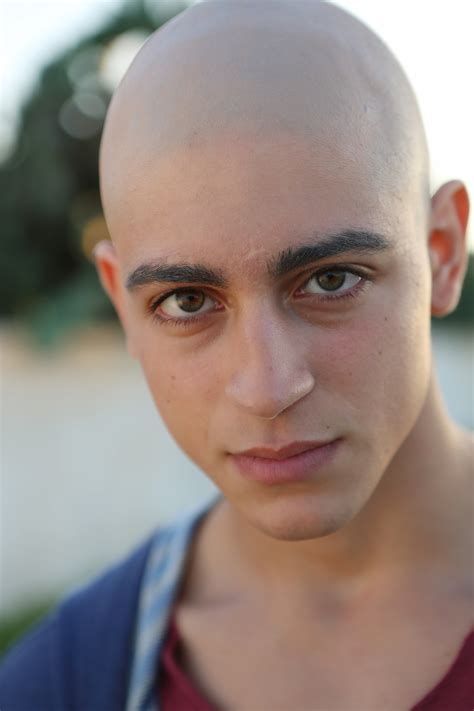 Fabia nel mitico salone di acconciatura con tante idee per fare trecce, . Braccialetti rossi 2: Carmine Buschini in una foto promozionale: 394463