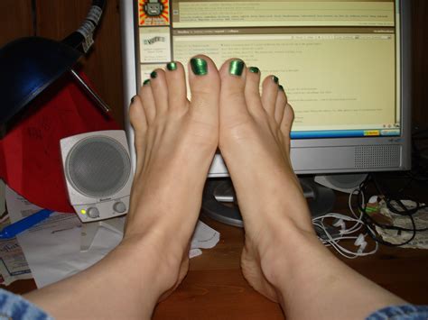 girl large feet tubezzz porn photos