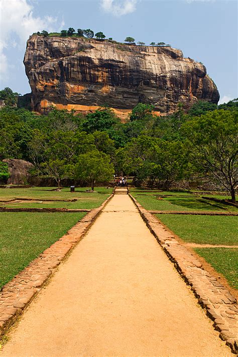 amazing world sigiriya ancient rock fortress matale district sri lanka