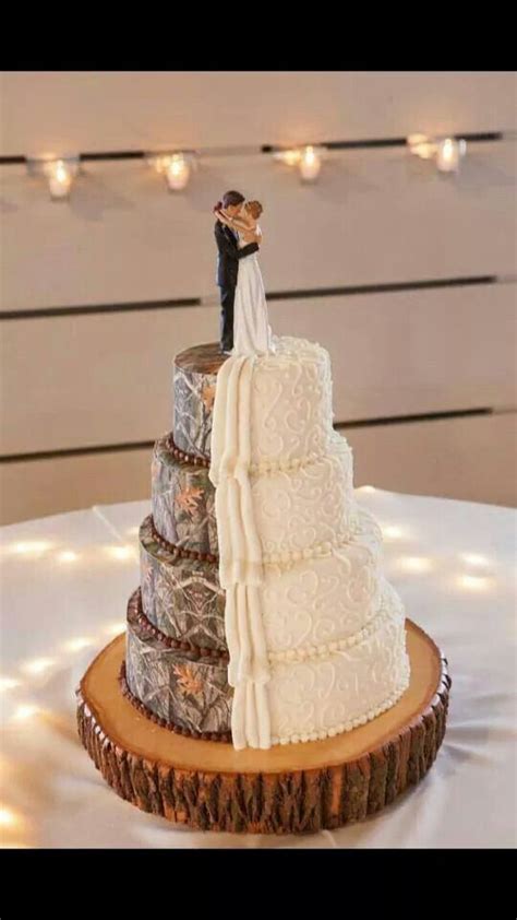 camo wedding cakes     scene   making  sad