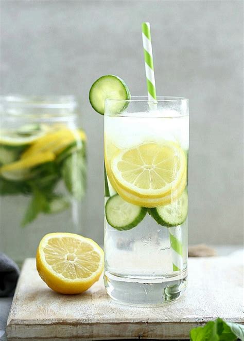 membuat air lemon  detox