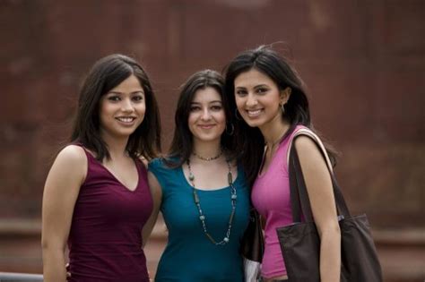 college girls guide dressing sense for college girls in india