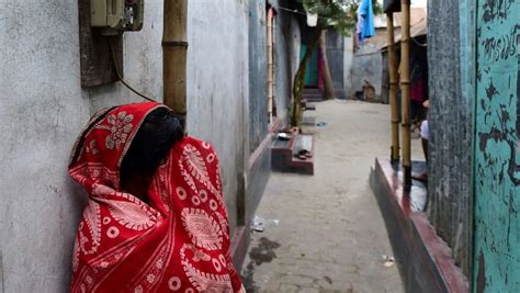 Bangladesh Vaccinates Sex Workers At Largest Brothel Today