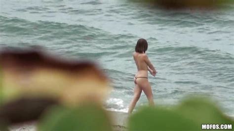 This Ex Girlfriend Get Spied On Butt Naked In The Sea 4tube