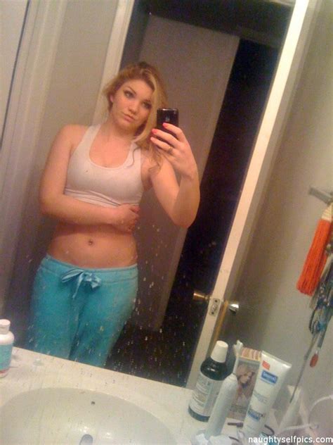 mostly selfpic girls topless mirror teens motherless
