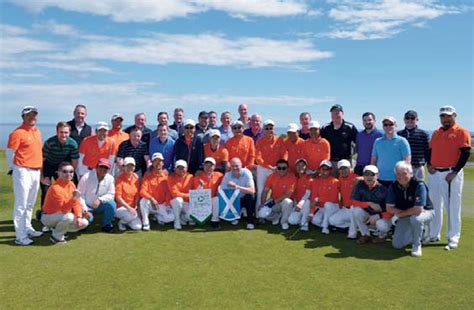 chinese entrepreneurs played a golf game with scottish entrepreneurs provided to china daily