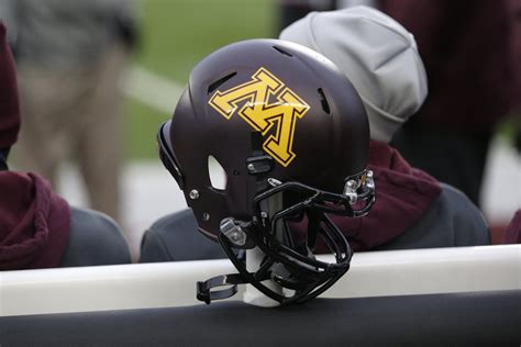 gophers football ohio defensive  commit reopens recruitment