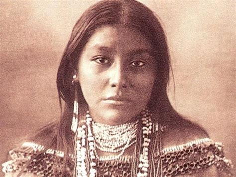 Native American Indian Pictures Blackfoot Indian Woman
