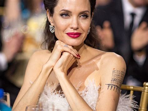 Angelina Jolie La Rinascita Dellaraba Fenice Ilgiornale It