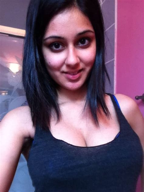 sexy rich hindu girl hot pics in bra and cleavage show interfaith xxx