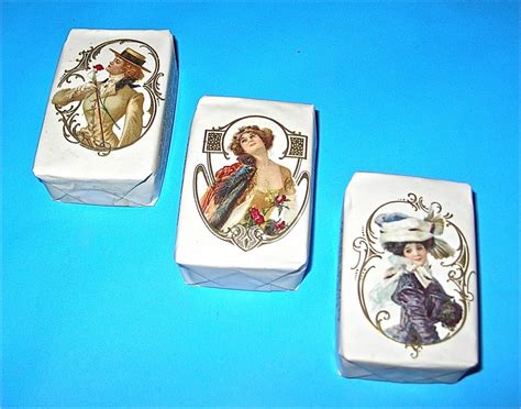 Queen Beauty Toilet Soap 3 Bars W Original White Wrapping Eac Women