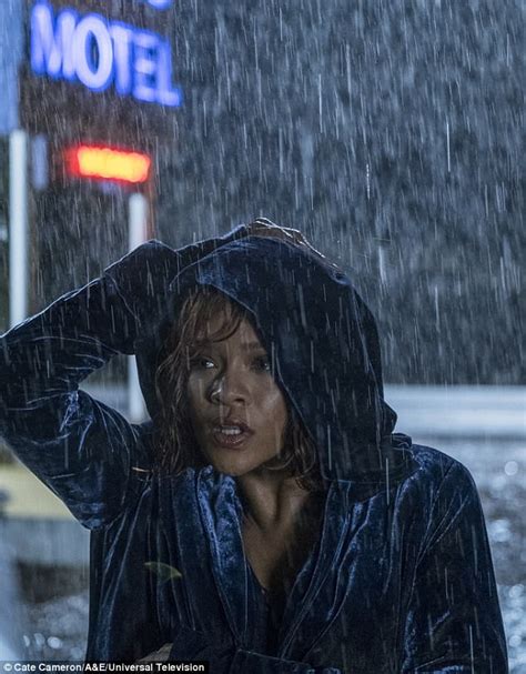 rihanna could not bear to watch her bates motel sex scene