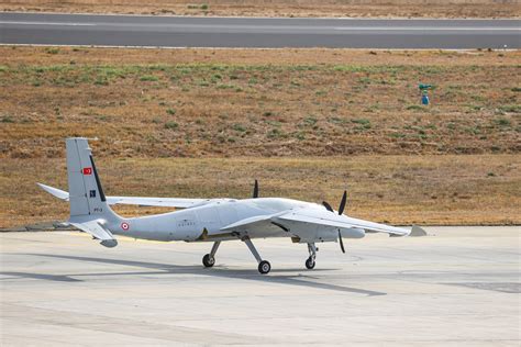 uk interested  turkish drones  presented options minister daily sabah