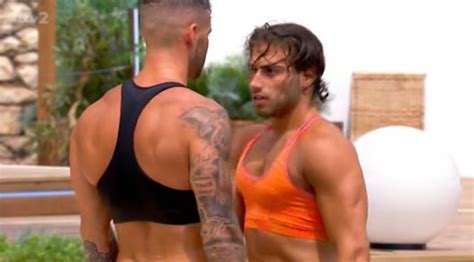 kem cetinay and dom lever s love island swimming routine is everything