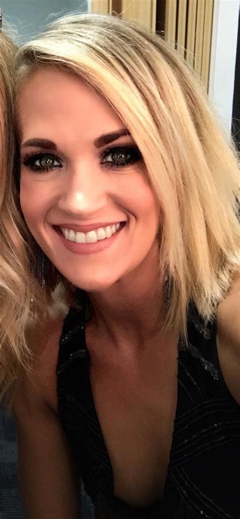 sexy carrie underwood selfies from down under celeblr