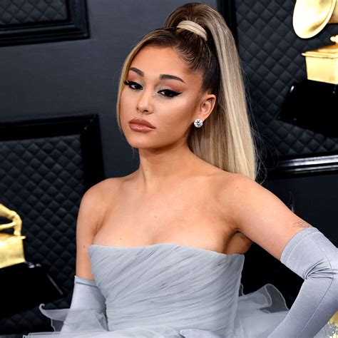 excuse  ariana grandes blonde transformation  fans   frenzy