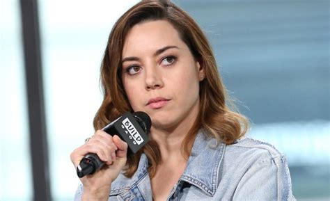 aubrey plaza has feelings about fans on the street who expect her to be “weird