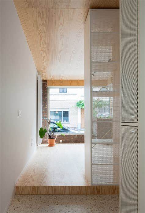 Fragmenture Inserts Wedge Shaped Volume Into Terraced House In Ghent