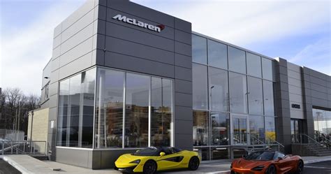 mclaren opens  showroom  canada carsfresh