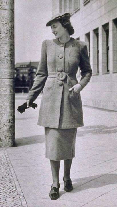 Pin By 1930s 1940s Women S Fashion On 1930s Suits With Images 1930s