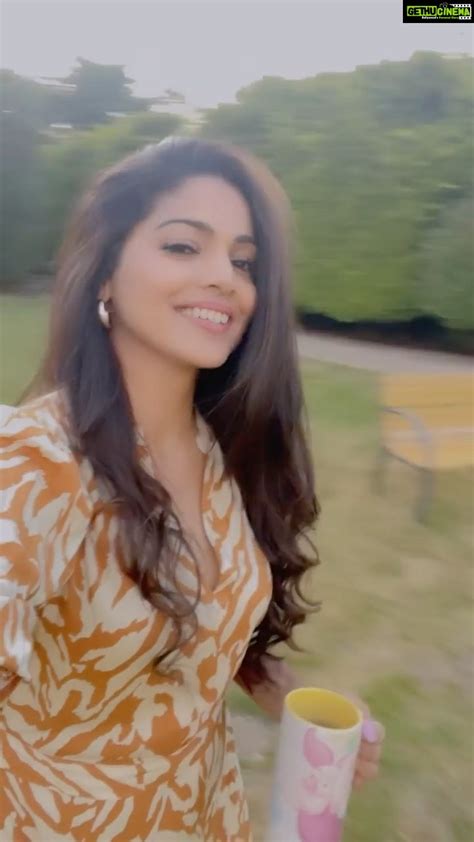 Pooja Sawant Instagram Evenings Are Beautiful Anywhere You Go 🌸🇬🇧