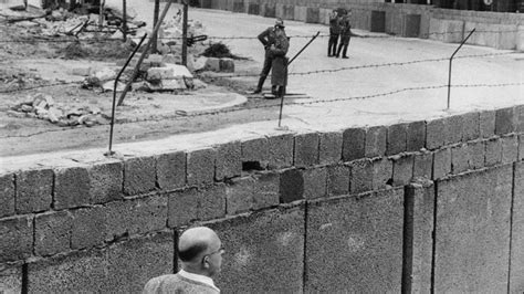 Le Mur De Berlin Reconstitué à L Occasion Des 25 Ans De Sa Chute