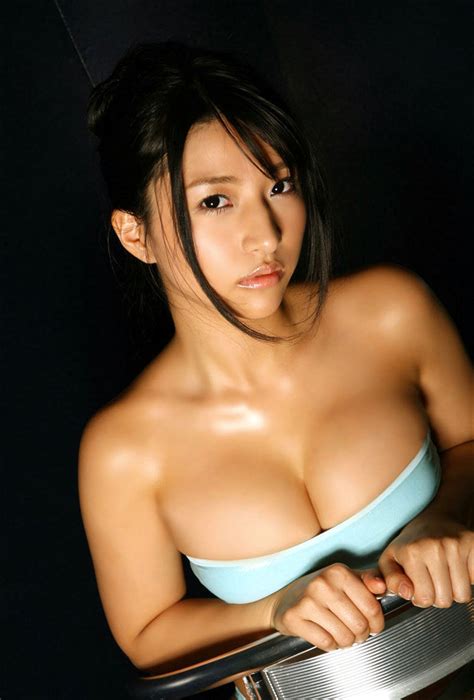 The Iskandaloso Group The Cutest And Sexiest Asians Nina Minami