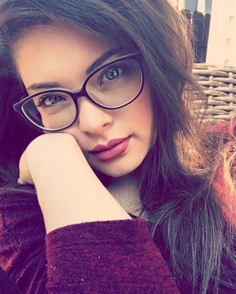 Stephbusta1 On Instagram Fashion Eye Glasses Brunette Girl Beauty