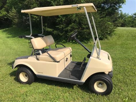 club car golf cart clubcar gas golf cart  family members   hrs   sale