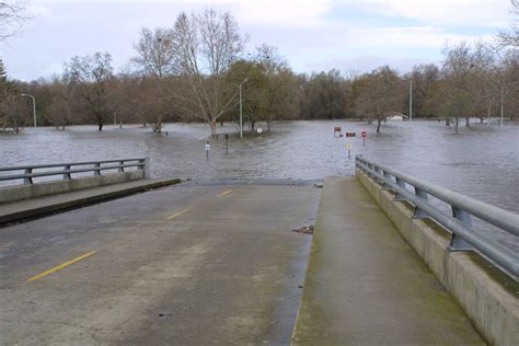 sacramento flooding  year  pt flickr photo sharing