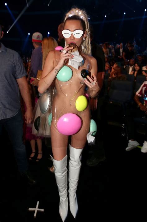 miley cyrus eye popping mtv vmas outfits all the star s