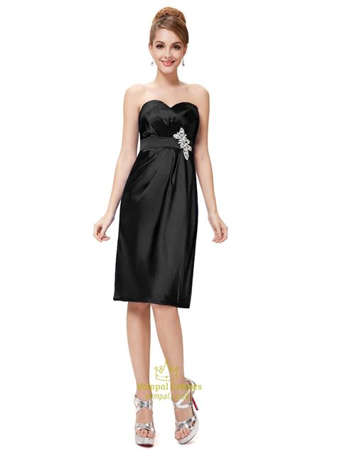black sweetheart neckline knee length cocktail dress with