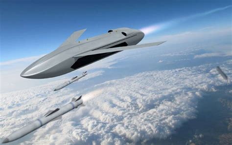 lus army prepare  avion de combat qui lance  drone qui lance des missiles