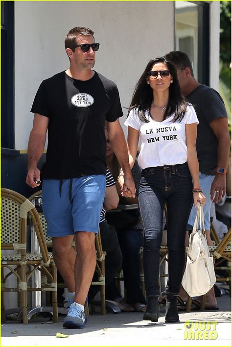 Olivia Munn And Aaron Rodgers Dating Hold Hands After Pda