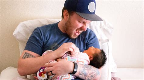 the ultimate rookie dad guide to newborns
