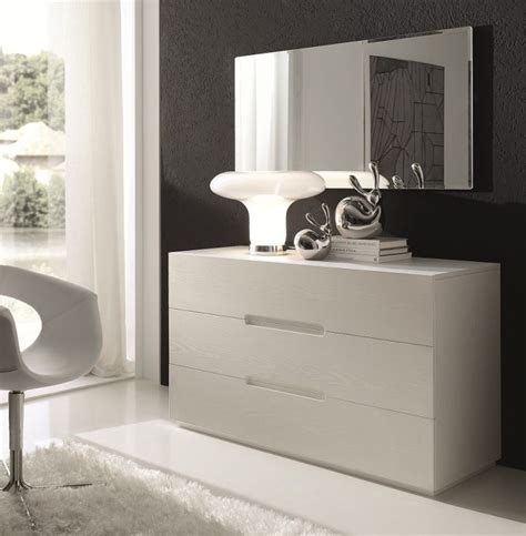 Bianco, rovere tabacco, pino sbiancato. ComÃ² cassettiera camera JAY | Idee arredamento camera da letto