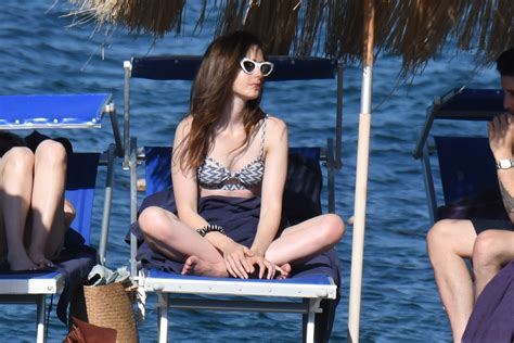 lily collins sexy 62 photos thefappening