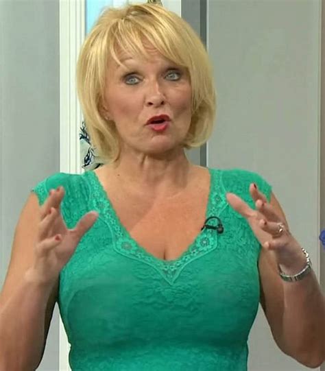 qvc host jaynie renner who stripped naked on live tv