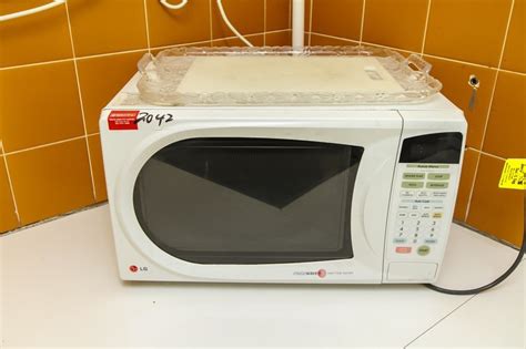 microwave oven lg intellowave model ms  dp  volts plug