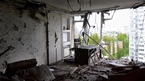 neue angriffe auf kiew und odessa ukraine bleibt siegessicher webde