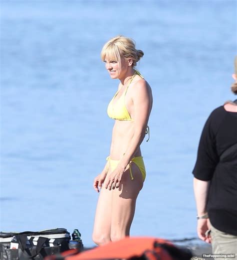 anna faris nude pics and vids the fappening