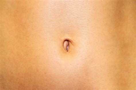 Belly Button Discharge Causes Yeast Smelly White