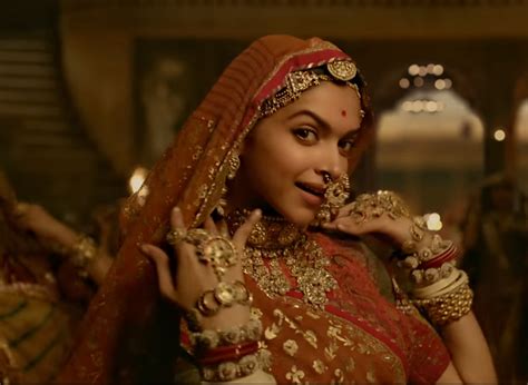 padmaavat new stills deepika padukone defines beauty in every frame with these pictures