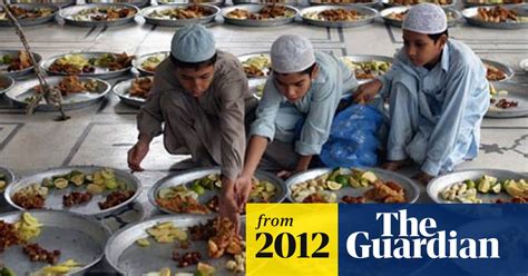 ramadan police target pakistan s cafe society world news the guardian