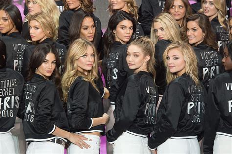 The Internet Thinks Kendall Jenner And Gigi Hadid Might