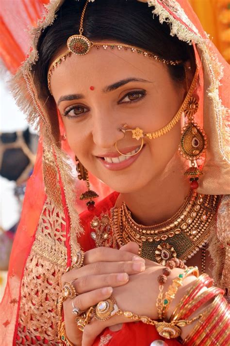 صور سنايا ايراني صور الممثلة الهنديه الرائعة سنايا ايرانى صباح الورد